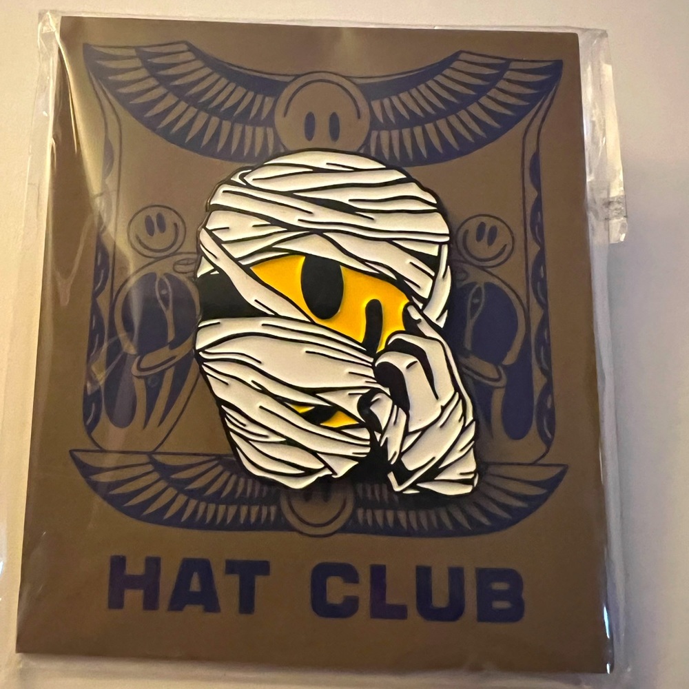 Hat Club limited Mummy smiley face Pin